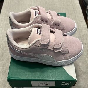 NWT Toddler Girls Puma Sneakers